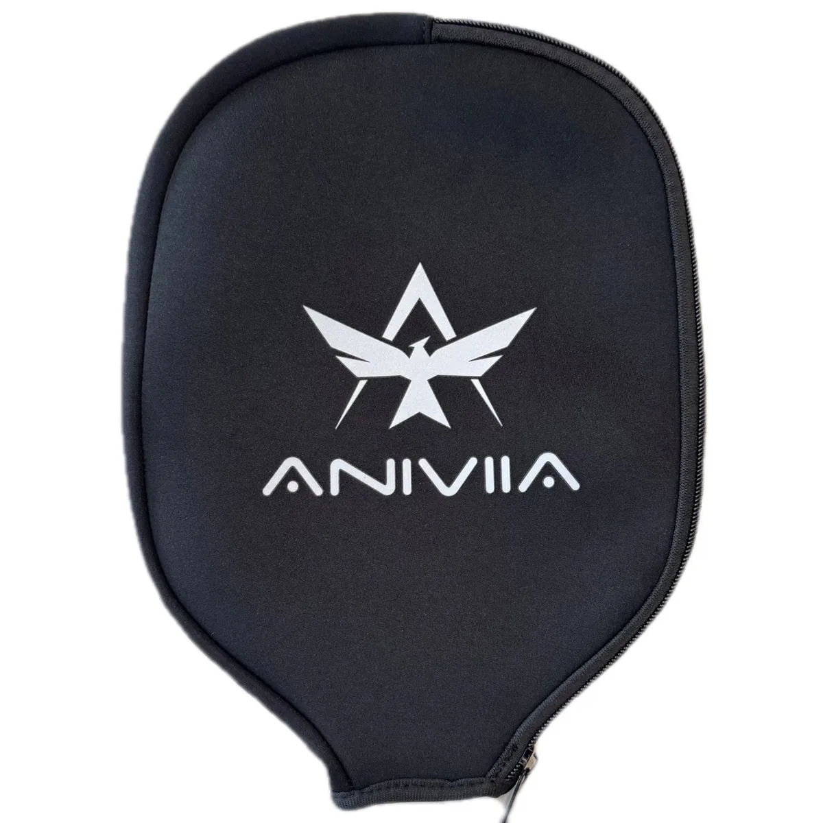 黑色 Aniviia 球拍套,白色鷹形 logo