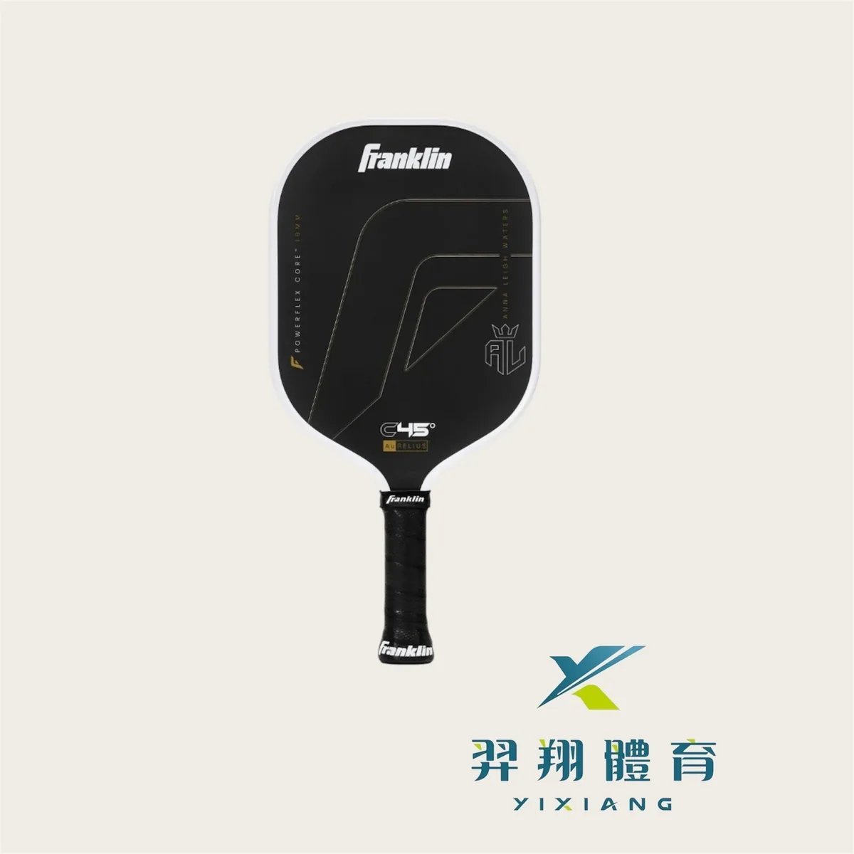 黑色拍面印 C45 與選手簽名圖案，黑色握把